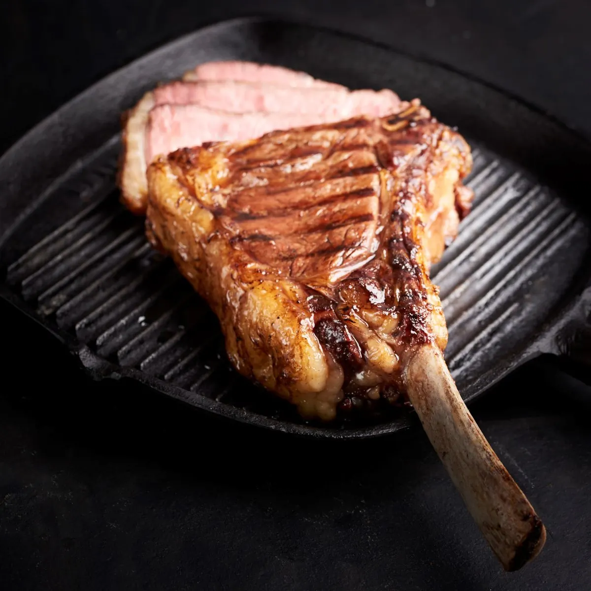 Chuletón crudo con hueso